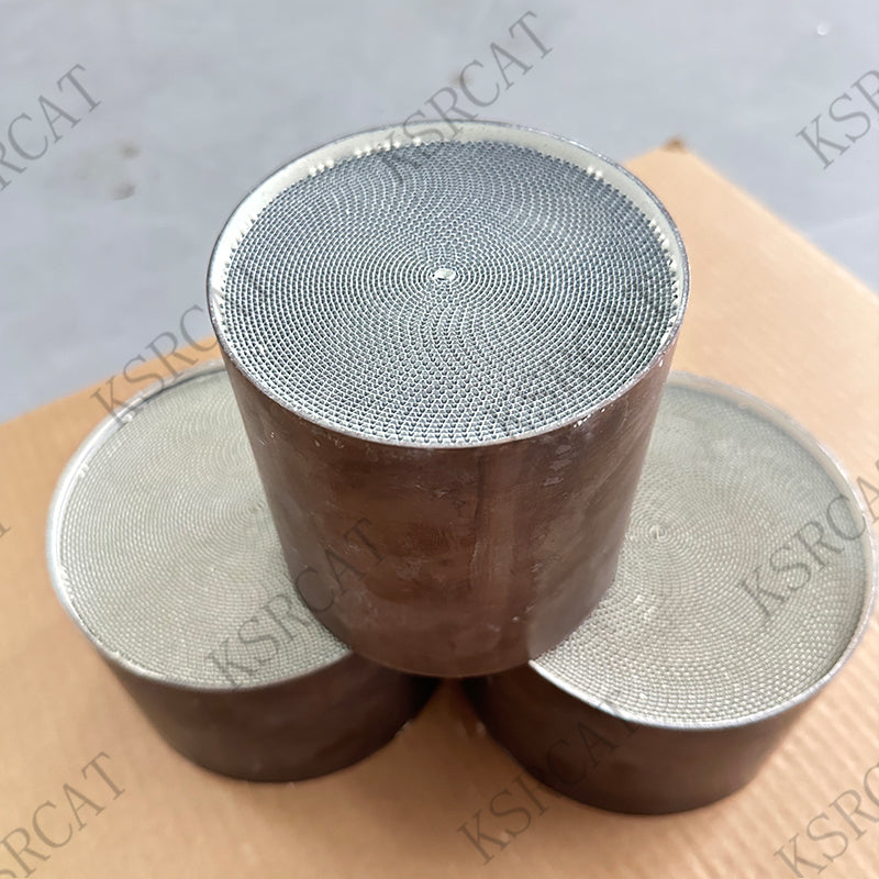 Universal Metal Core Catalytic Converter for Cars 